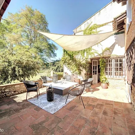Hébergement de vacances Les Cyprès De Pierre, Maison De Avec Piscine Auterive (Haute-Garonne)